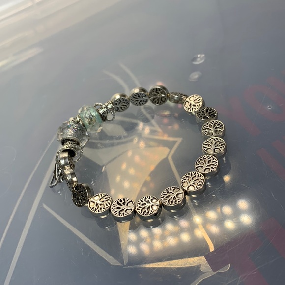 FILIGREE BANGLE 5.5cm diameter fits 6” wrist - Picture 5 of 7